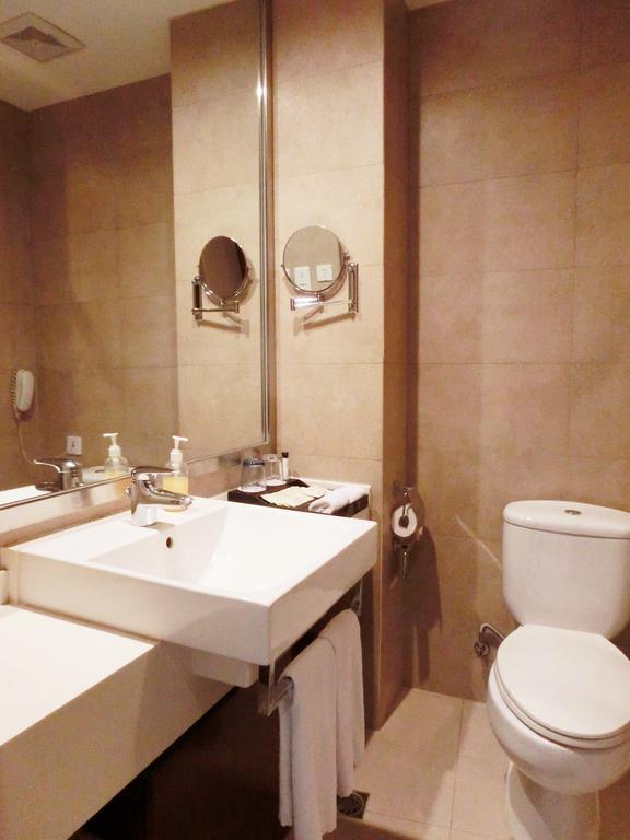 Ramada Wujiaochang 4*