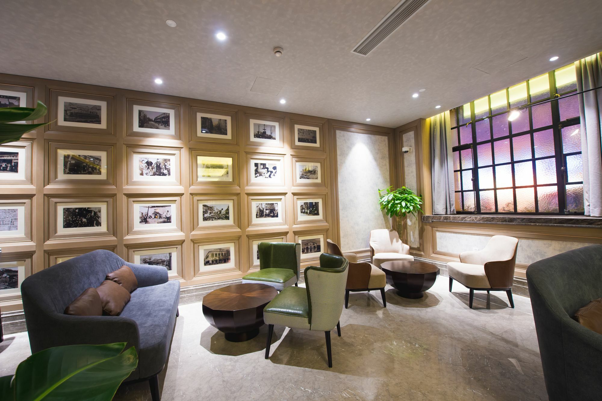 Hotel Jinjiang Metropolo Classiq Nanjing Road 4*