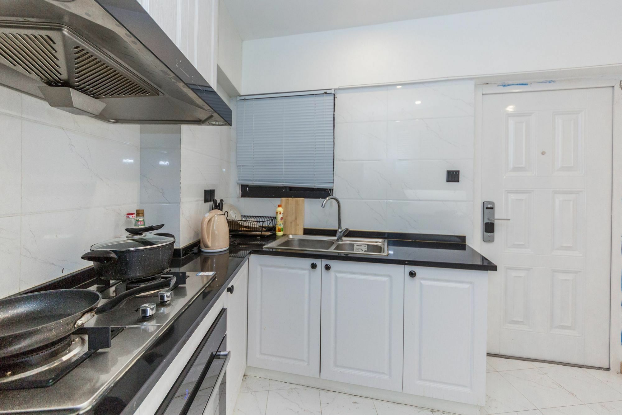 Henry's - South Maoming Road Apartment Shanghai