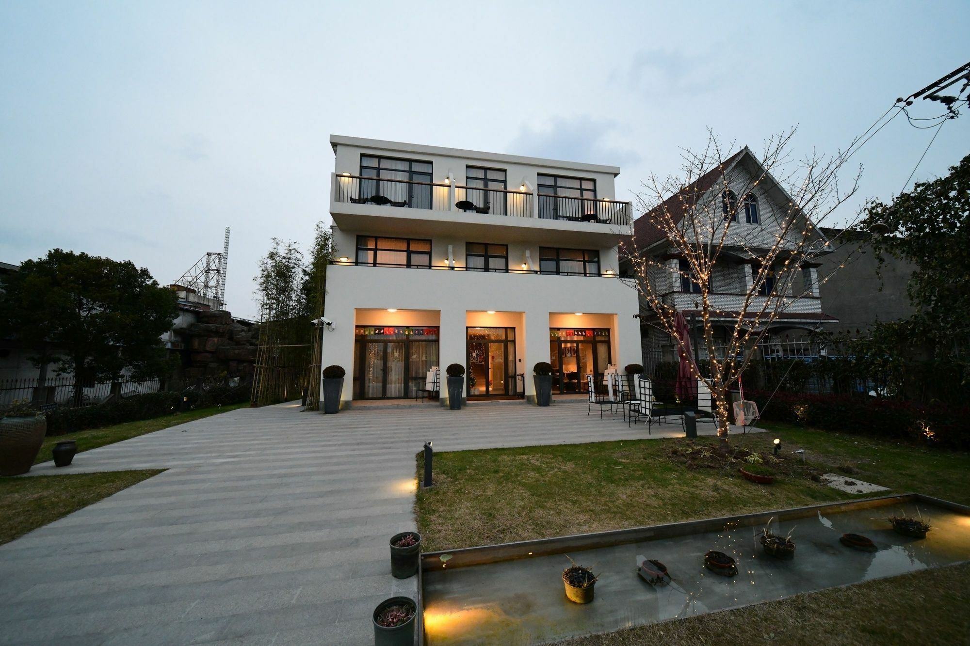 Khách sạn Cozi