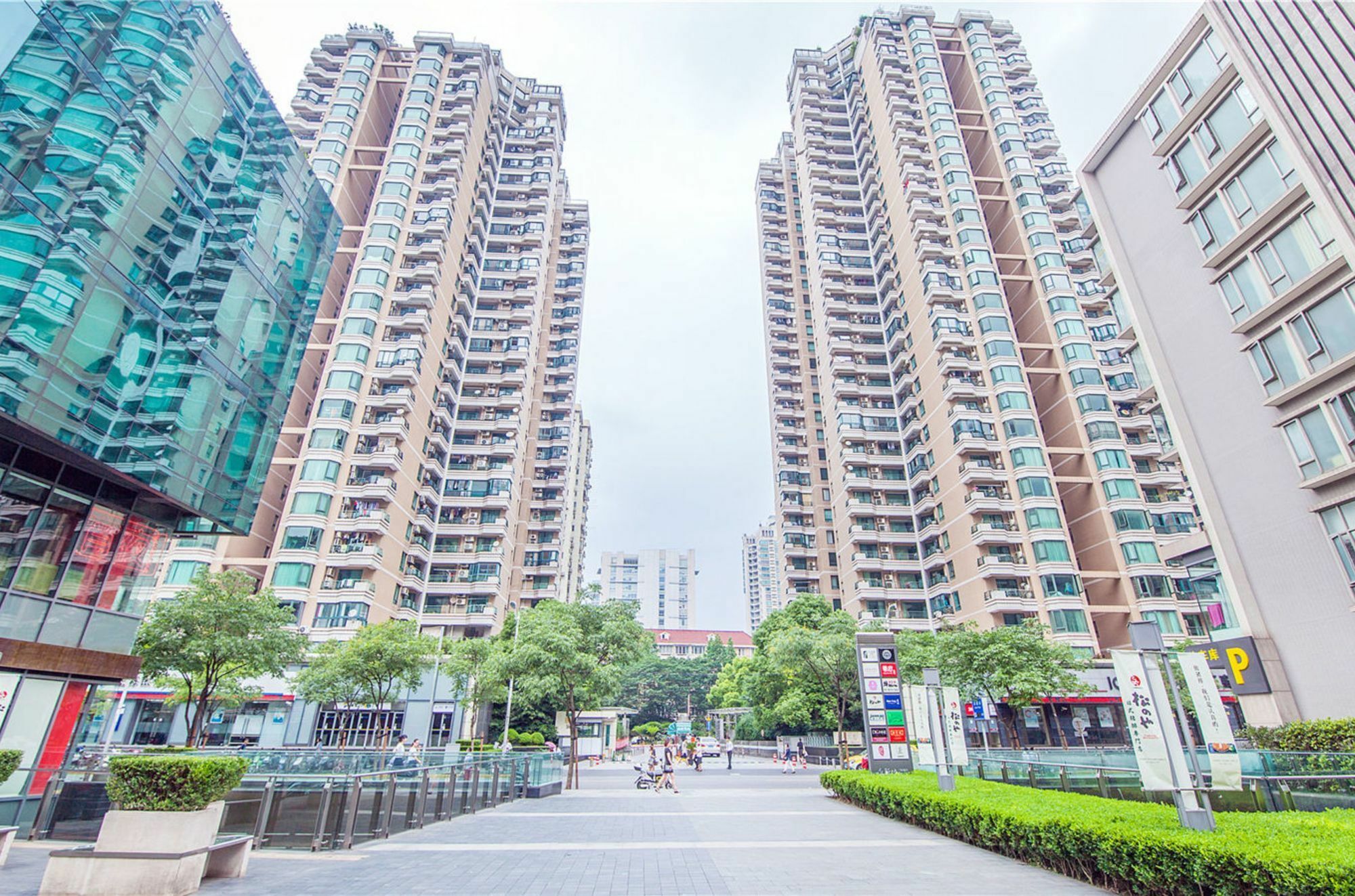 Muyun 3 Bedroom Xuhui Apartment Shanghai