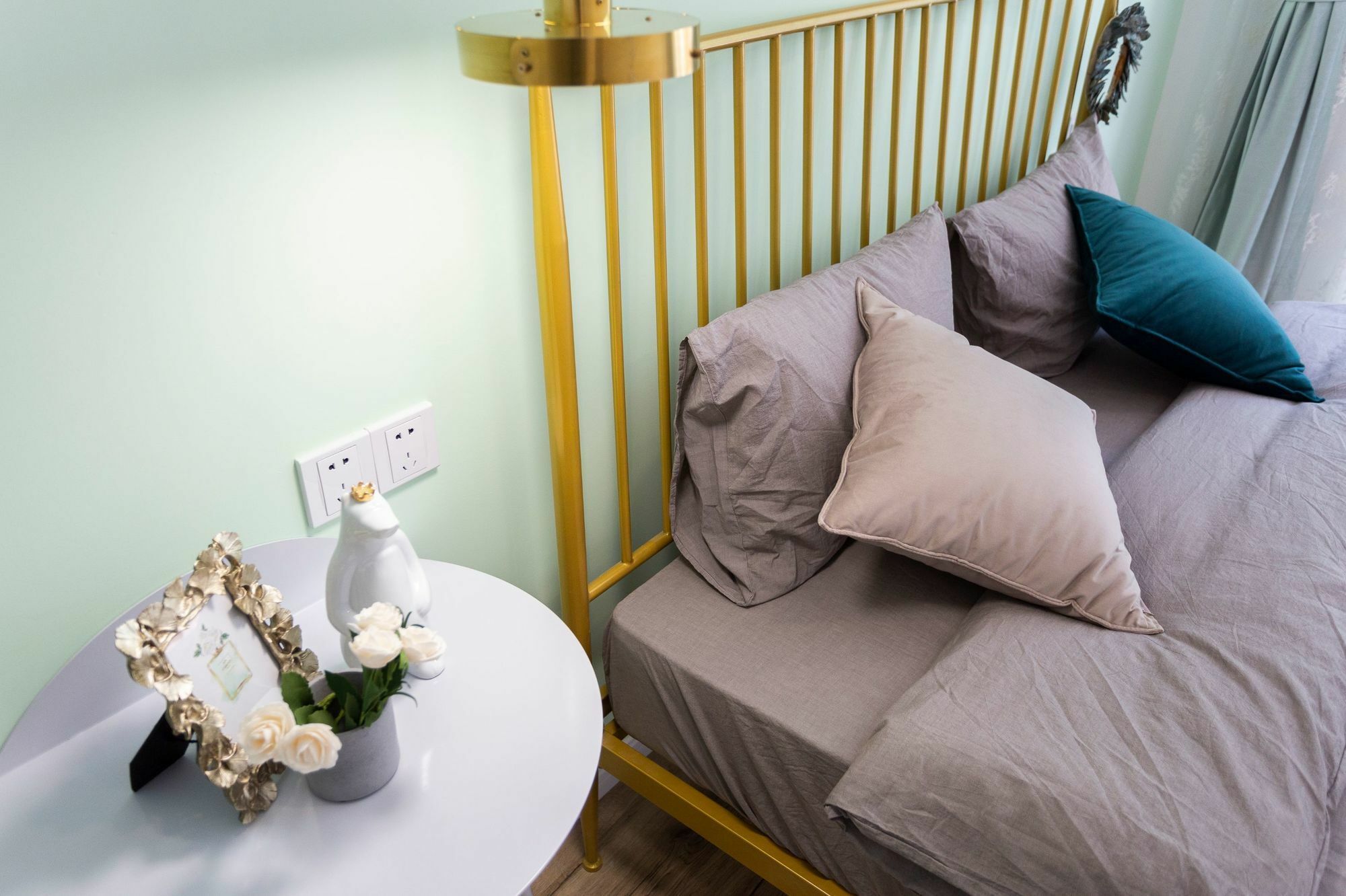 Starhome West Huaihai Road Branch Apartment *