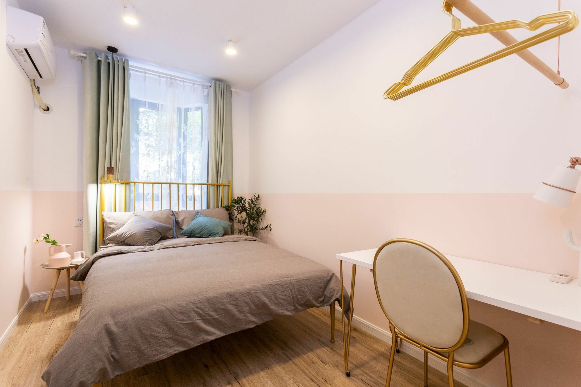 Starhome West Huaihai Road Branch *