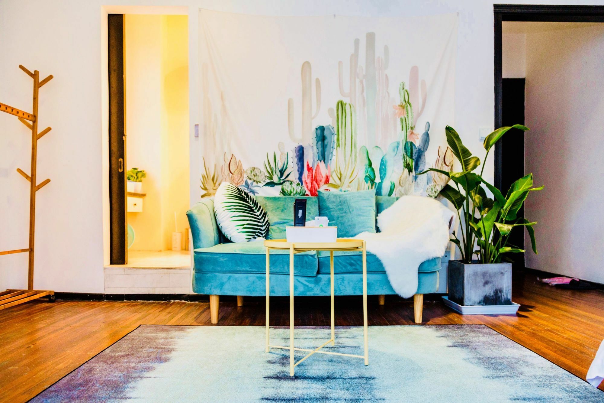 Lazy - North Linpin Road Apartment