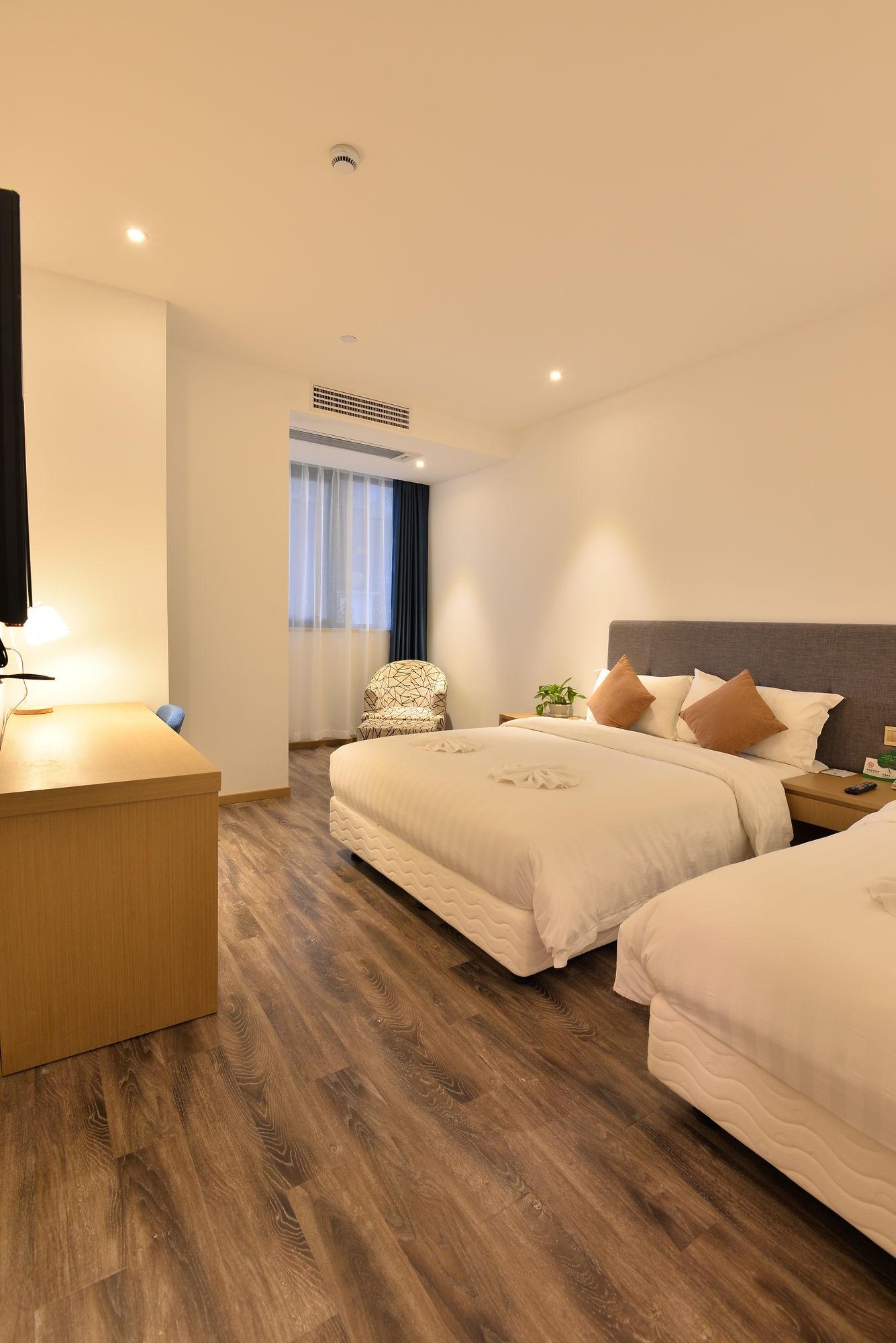 Joyful Yard Hotel-free Shuttle Bus To Pudong Airport And Disneyland Hotel Shanghai