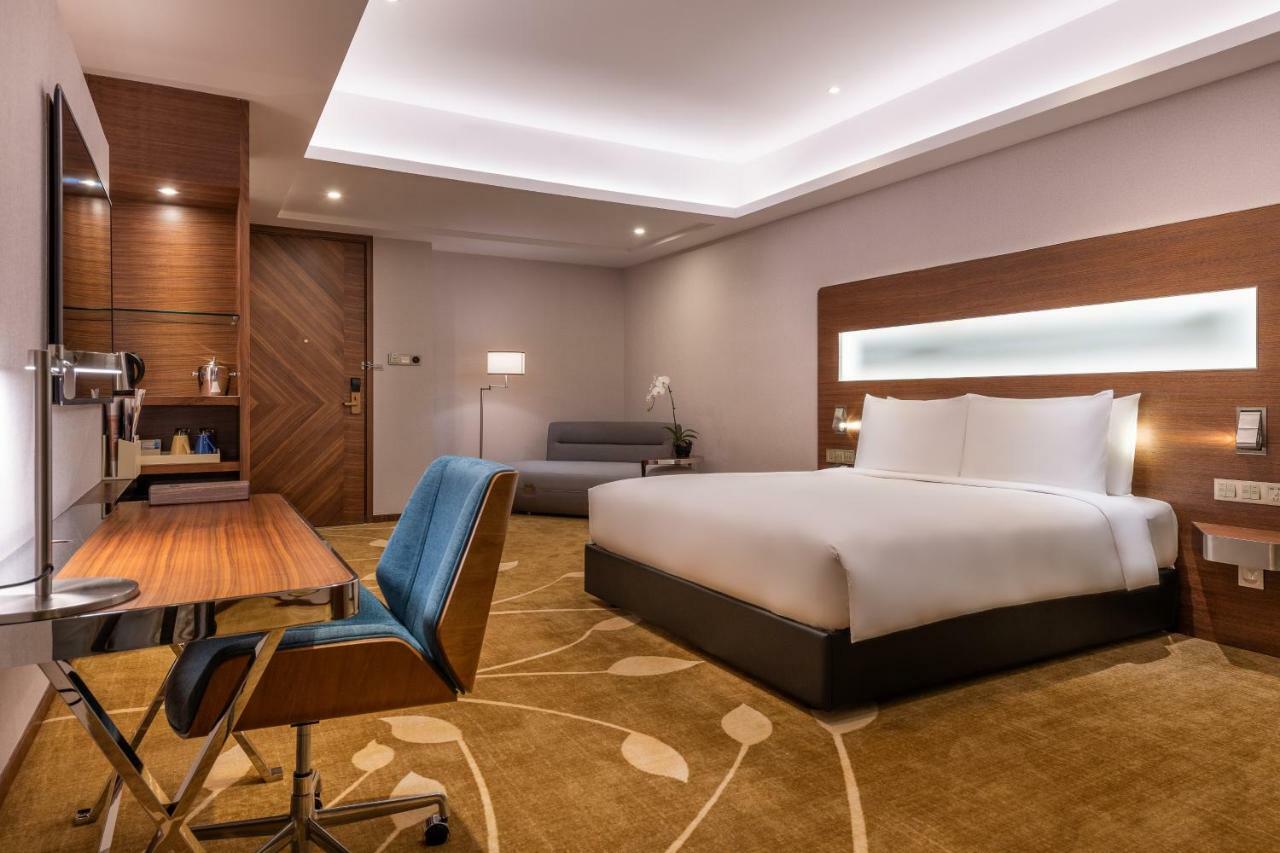 Novotel Hongqiao 5*