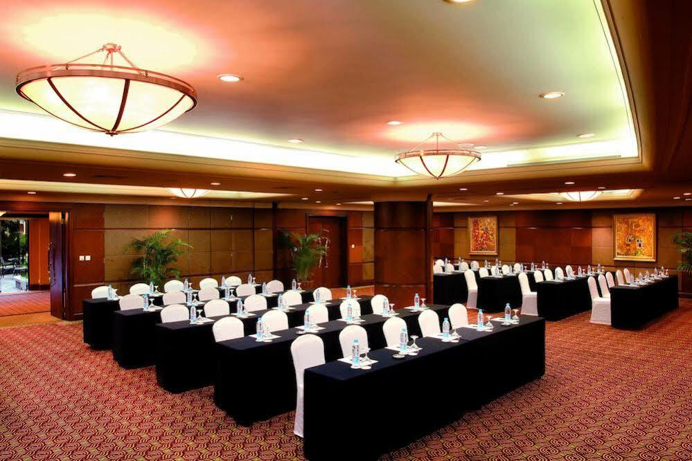 Marriott Hongqiao Hotel 5*