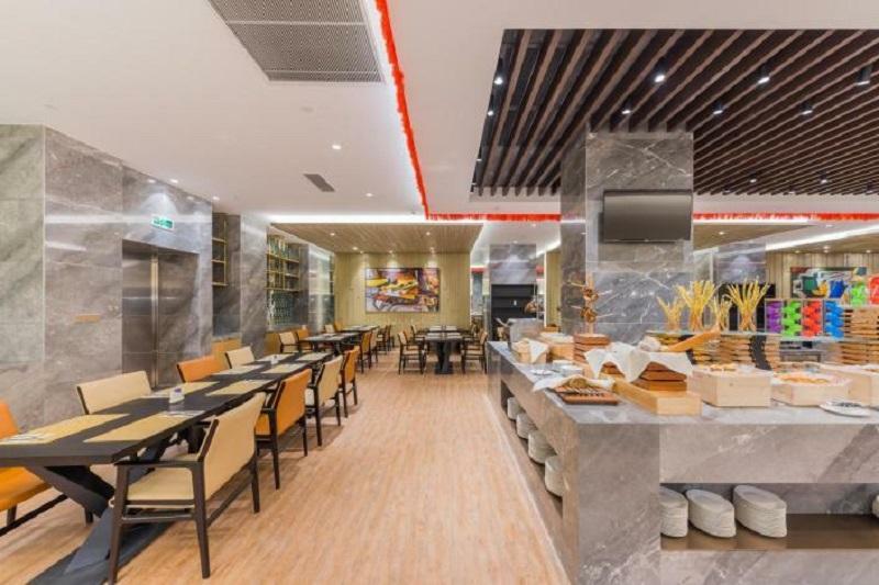 Howard Johnson Leonora Plaza 5*
