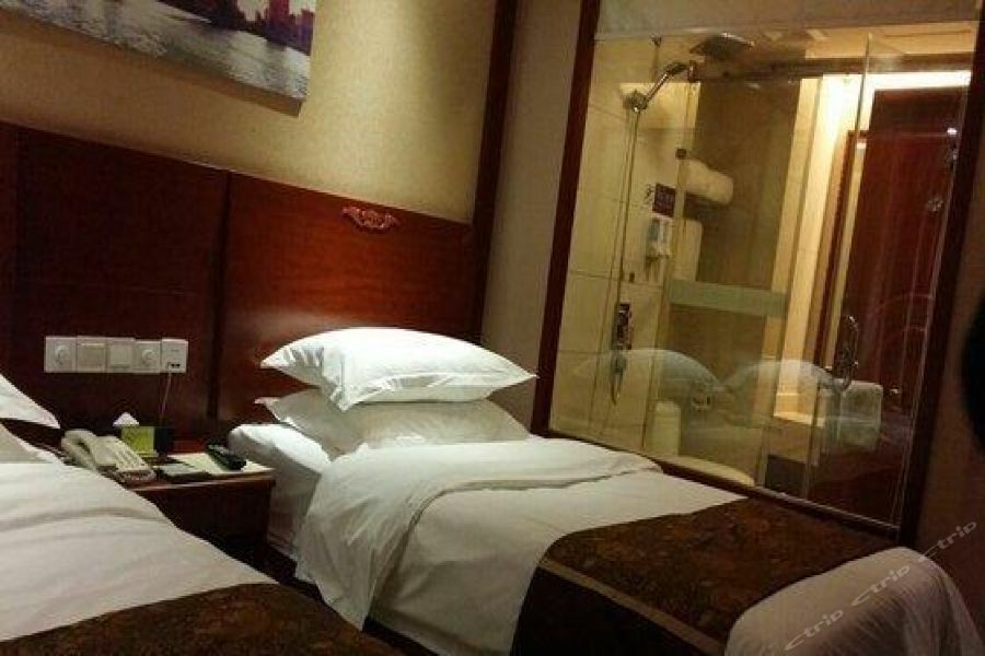 Vienna Pudong Airport Huaxia Road 3*