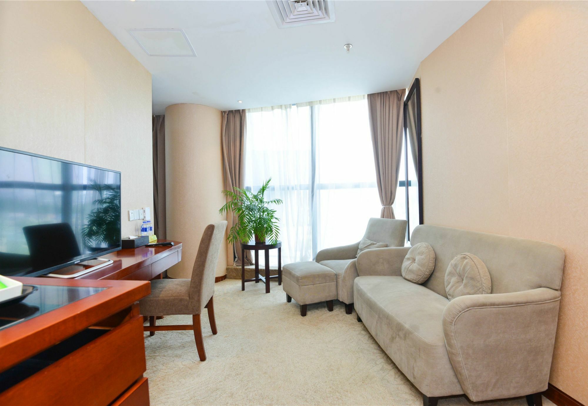Vienna International - World Expo Garden Hotel 3*
