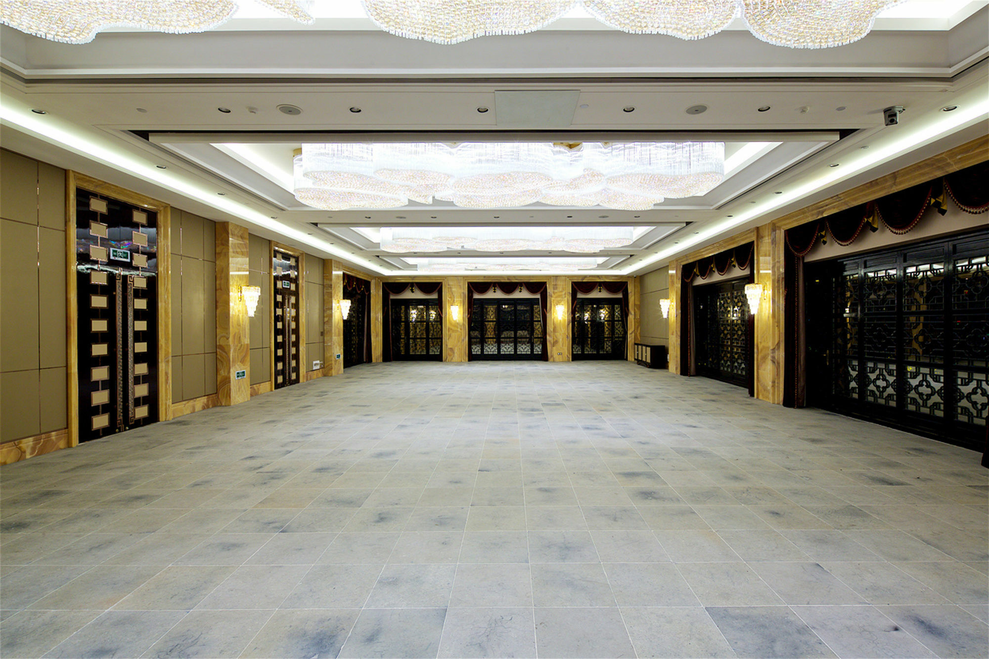 Royal Garden Shanghai-free Shuttle To And From & Pvg & Close Metro Line2 Easy To Sha New Expo Shanghai
