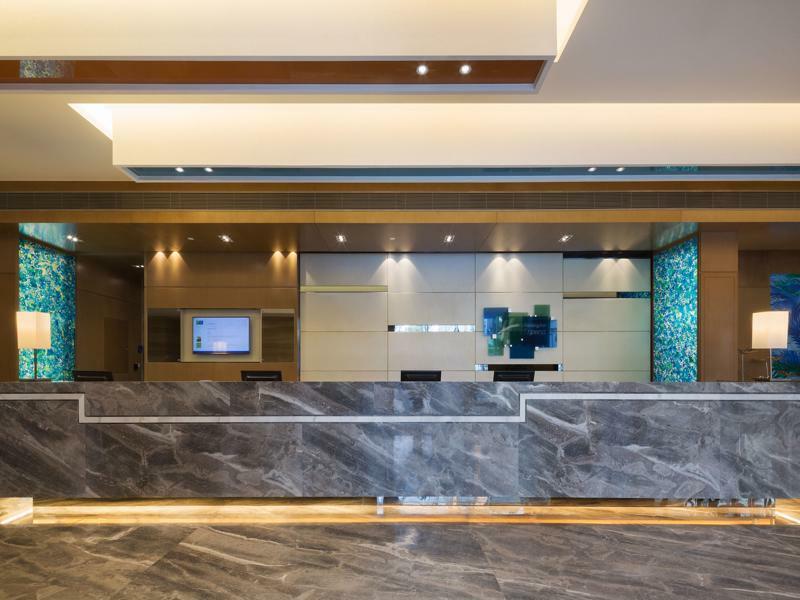 Express New Jinqiao By Ihg Hotel 3*