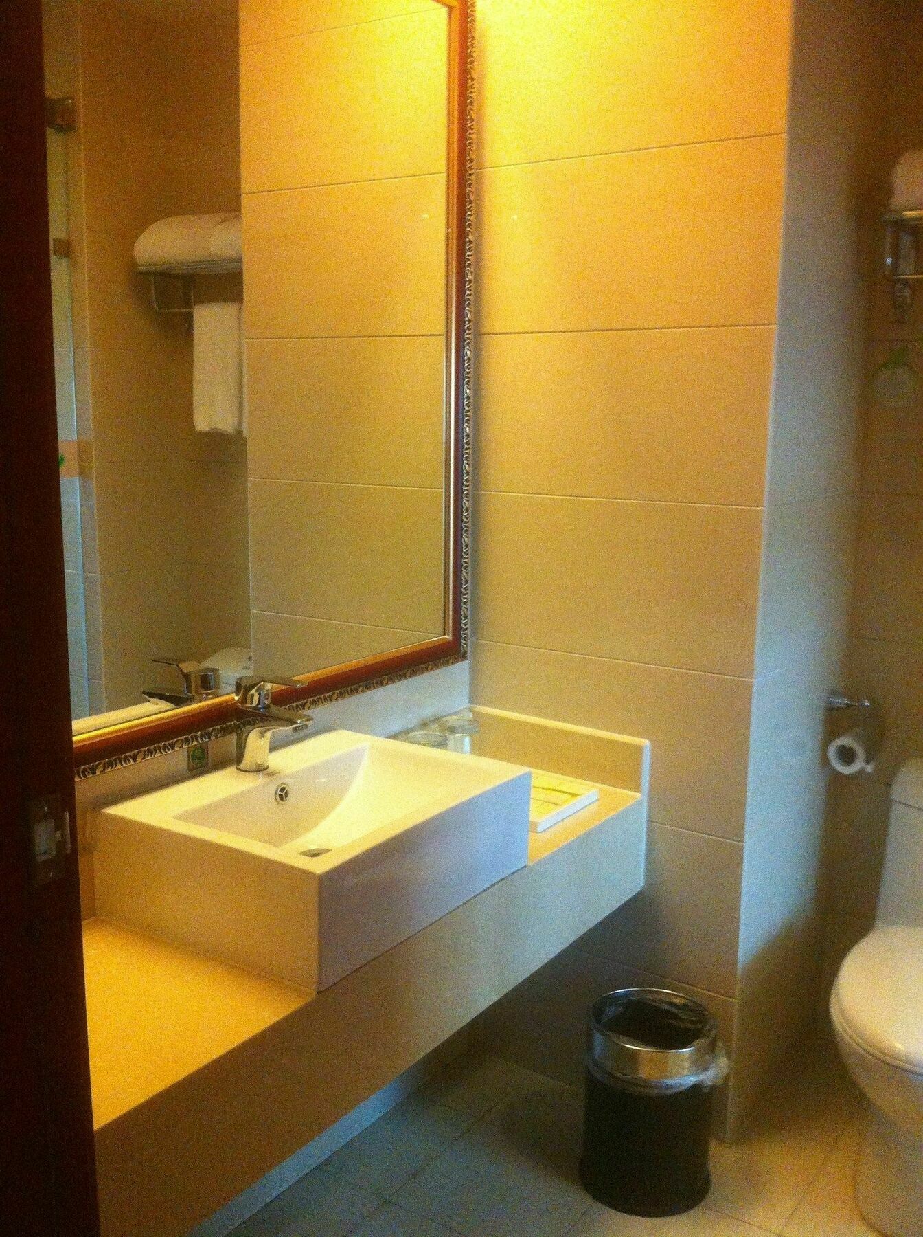 Hotel Vienna Pudong Airport Huaxia Road 3*