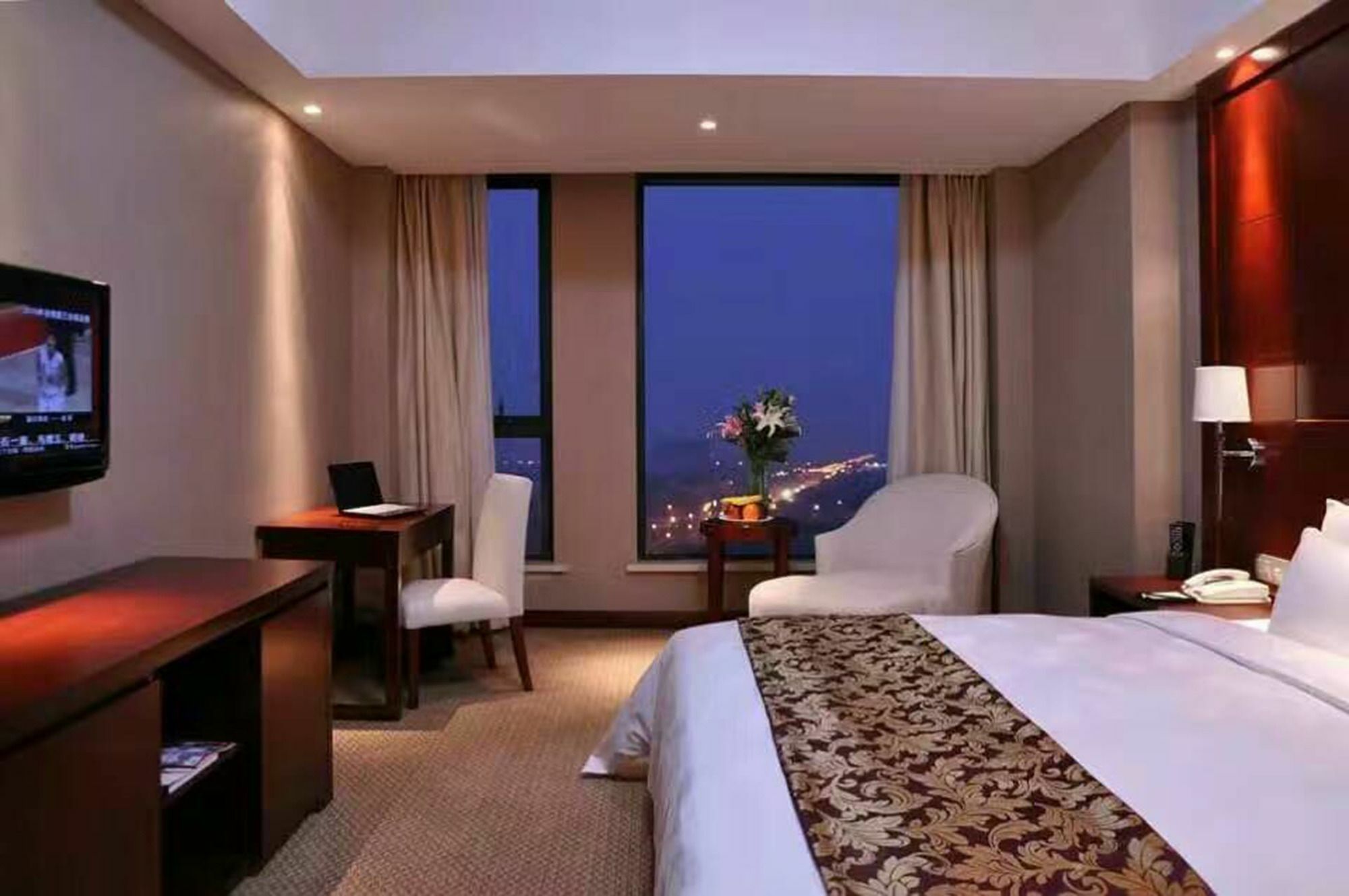 Delightel West Hotel 4*