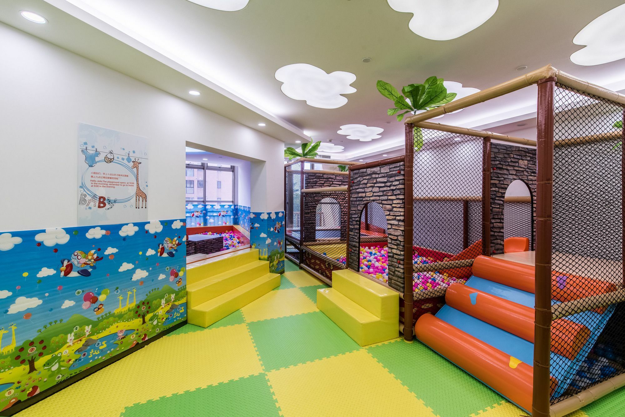 Court Jinqiao Diamond Apart Otel 4*