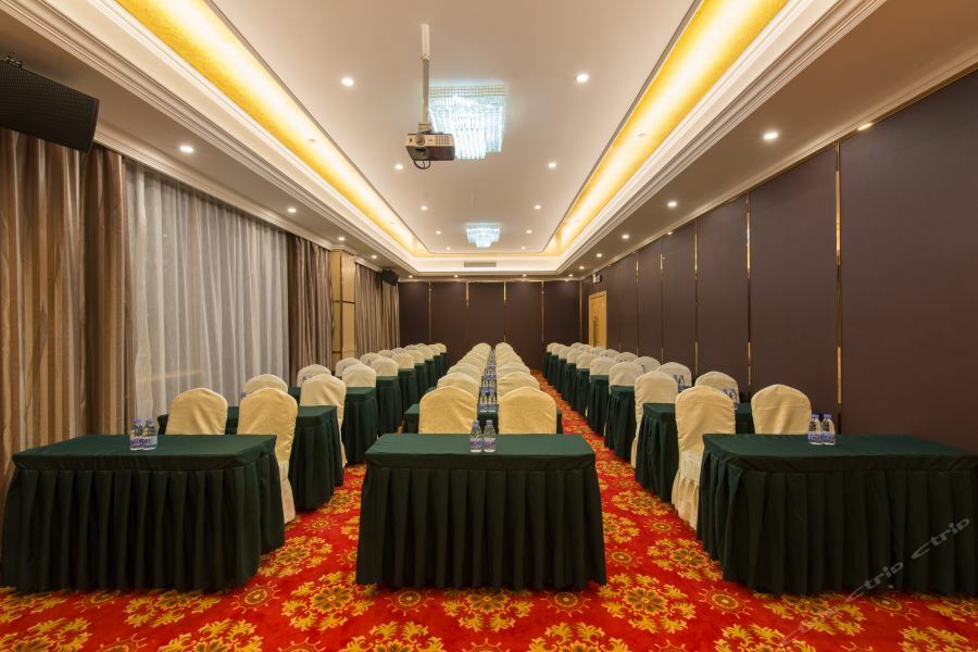 Hotel Royal International Disneyland And Wild Animal Park Branch 3*