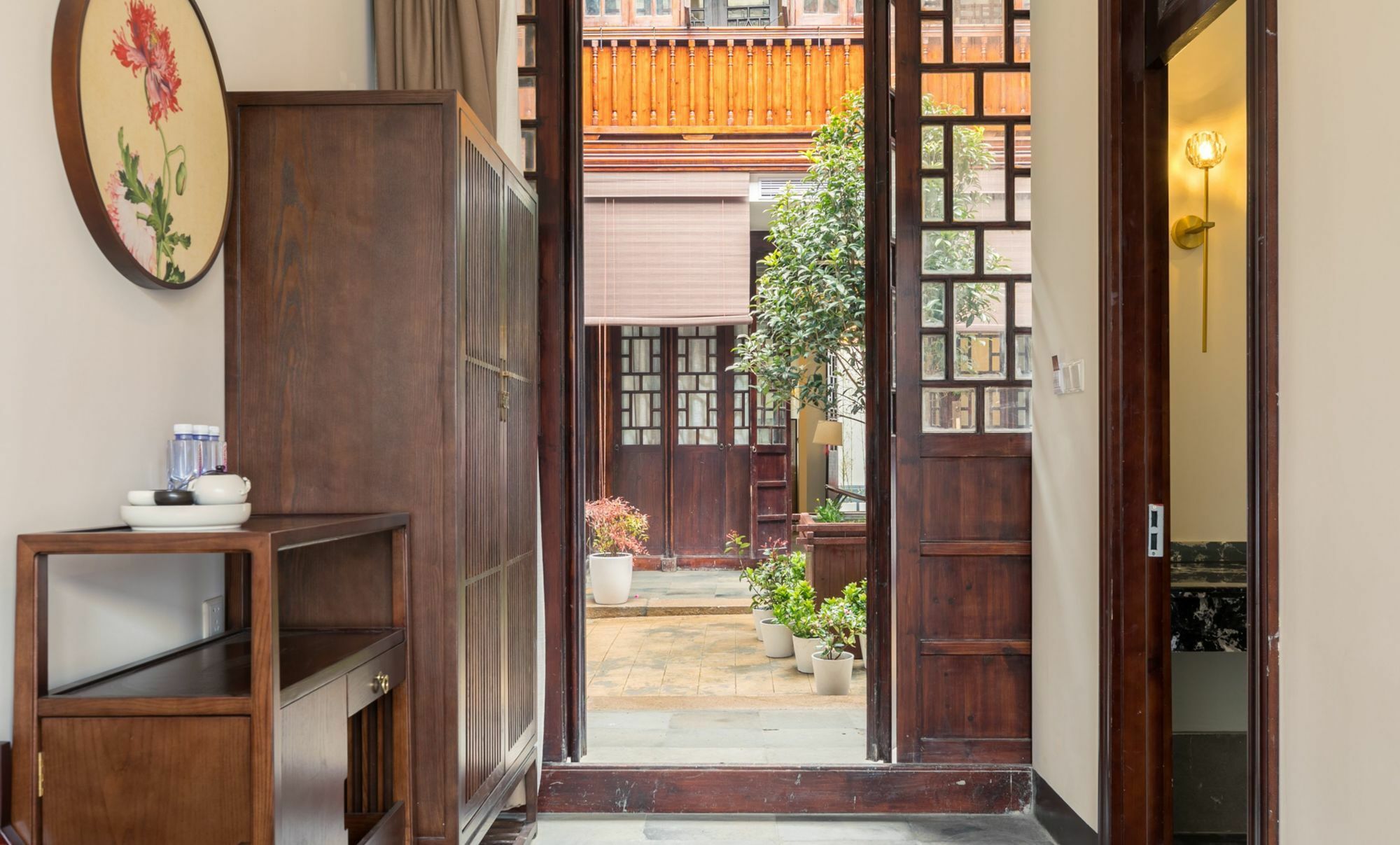 Yi Garden Cultural Branch Hotel