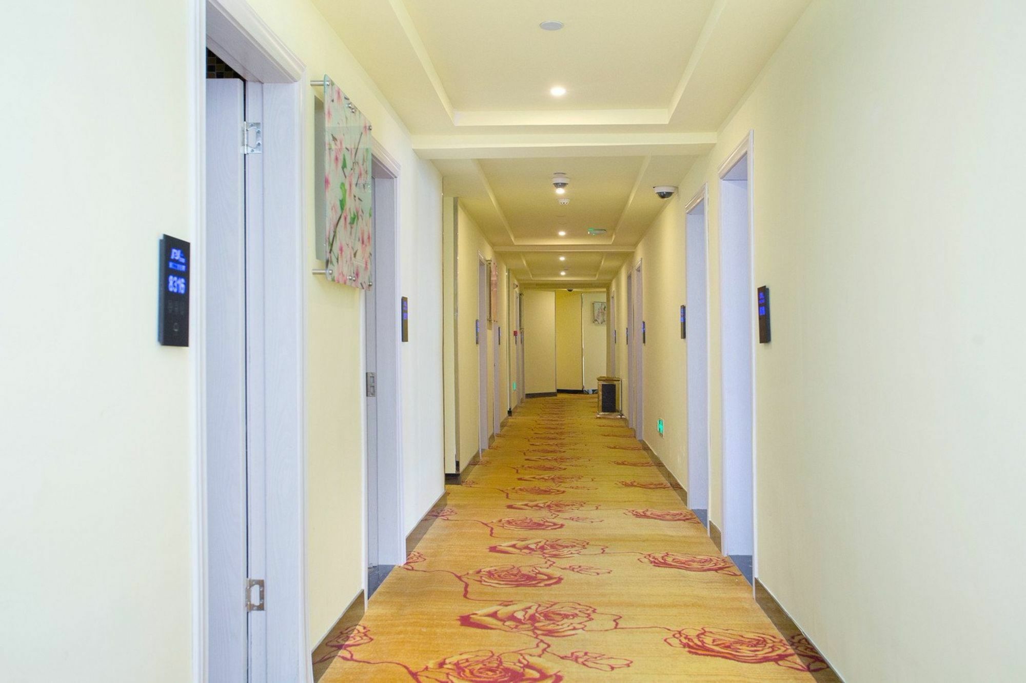 Pujiang Zhixing Songhong Road Hotel 2*