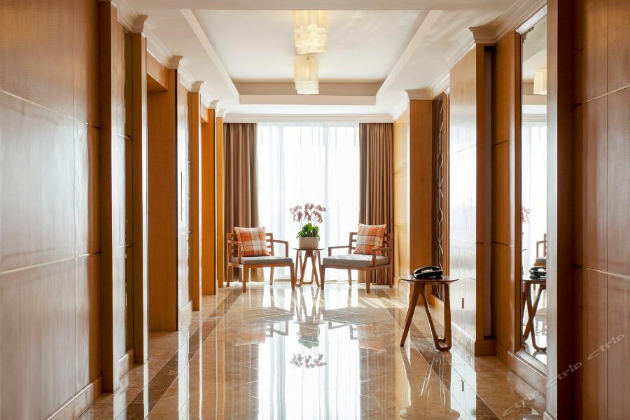 Crowne Plaza Malaren Hotel 5*