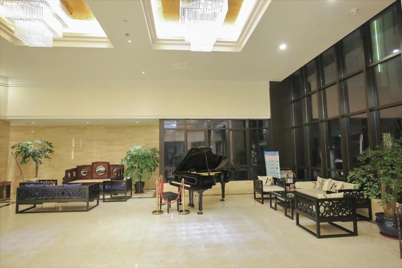 New Knight Royal Airport And International Otel 4*
