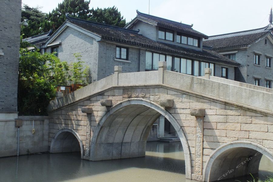 Jiading Garden 4*