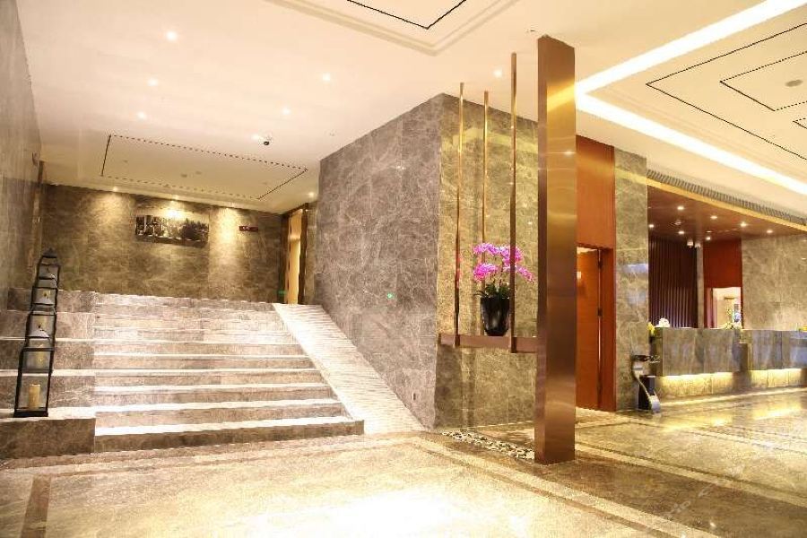 Yitel Hongqiao Hub Linkong Zone Hotel 4*