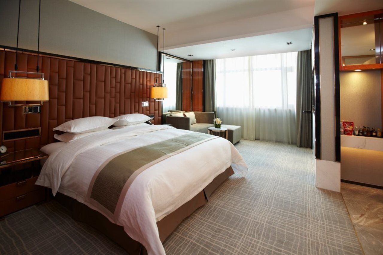 Ramada Plaza Pudong Airport - A Journey Starts At The Pvg Airport Hotel 4*