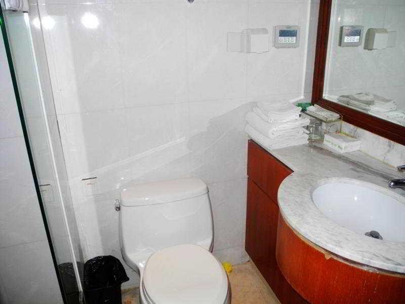 New Century Mansion 3* Şanghay
