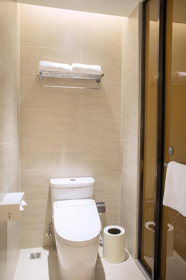 Ji Hotel 3*