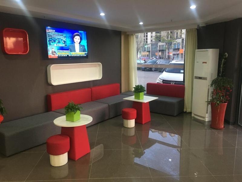 Thank Chain Baoshan District Yang Hang Town Hotel 3*