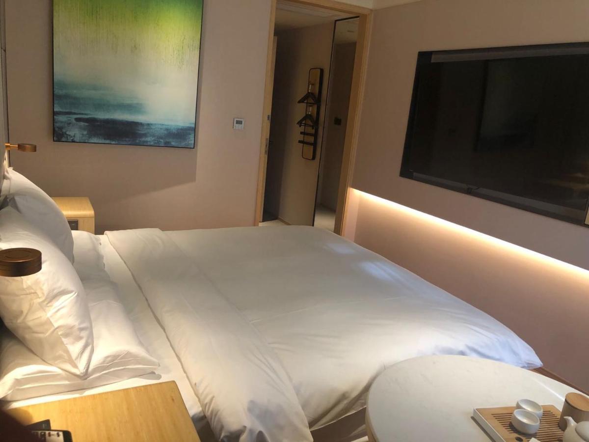 Ji 3* Shanghai