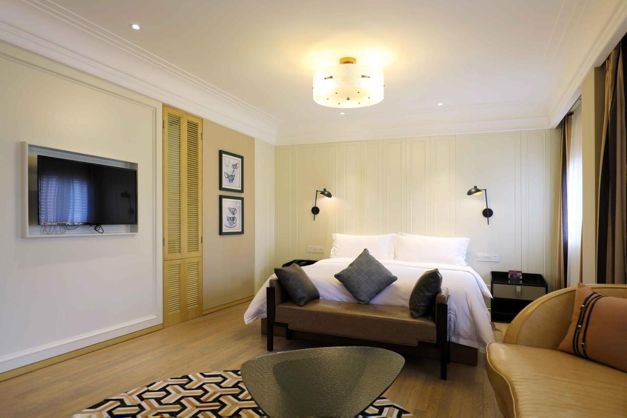 Jinjiang Metropolo Classic Nanjing Road Hotel 4*