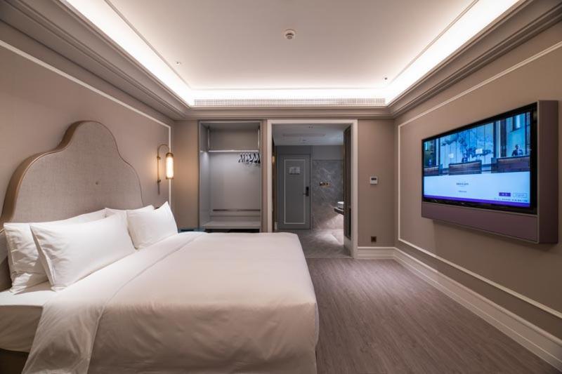 Hotel Mercure Xujiahui South